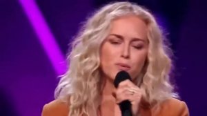 Patricia van Haastrecht sing "Rise Up" in The Blind Auditions of The Voice Holland Season 9