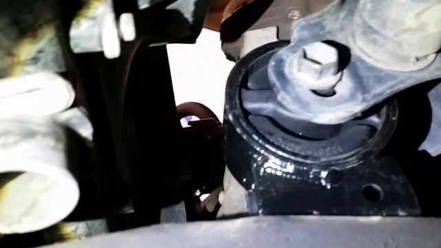 90 Toyota Camry Front Motor Mount Replacement смотреть онлайн
