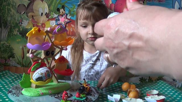 ✩КИНДЕРЫ✩ Энгри Бердз ✩Ищем новых друзей на карусельке The Kinder Engi Birdseye смотреть онлайн