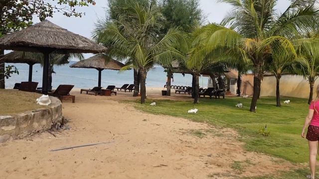 Свой пляж отеля Mercury Phu Quoc Resort & Villas Вьетнам 2020 смотреть онлайн
