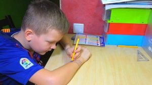 Арсений сделал ШПАРГАЛКИ для ЭКЗАМЕНА. ЧТО-ТО ПОШЛО НЕ ТАК. БРОС ШОУ.