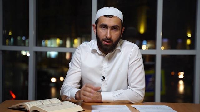 С матерью на спине совершил Хадж смотреть онлайн