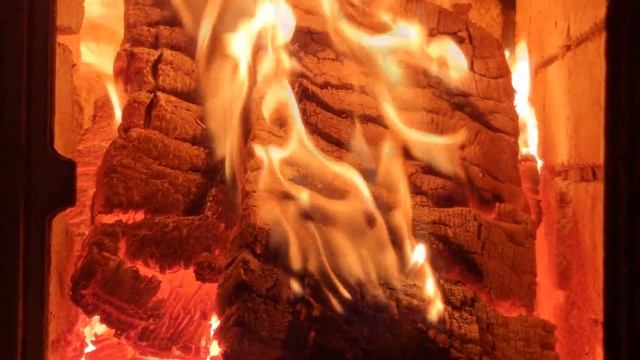 4 часа звуков камина / Звуки горящего камина и потрескивания огня (без музыки) смотреть онлайн