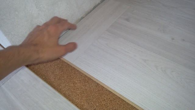 Укладываем ламинат / Что нужно знать и учитывать / Сложности и их решения смотреть онлайн
