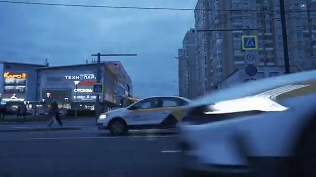 У кластера «Ломоносов» обустроили тротуары, газоны и современное освещение смотреть онлайн