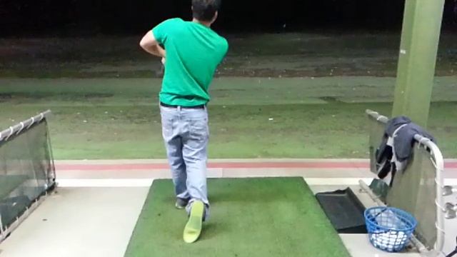 Galaxy Note 2 Slow Motion Camera - Golf Driver Swing At Night.