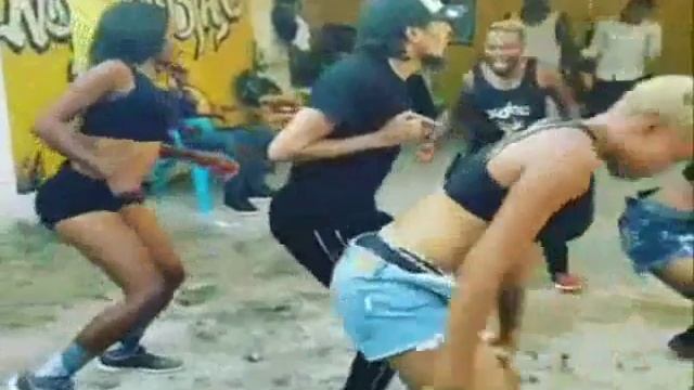 Remix afro dance Gaby'l papa смотреть онлайн