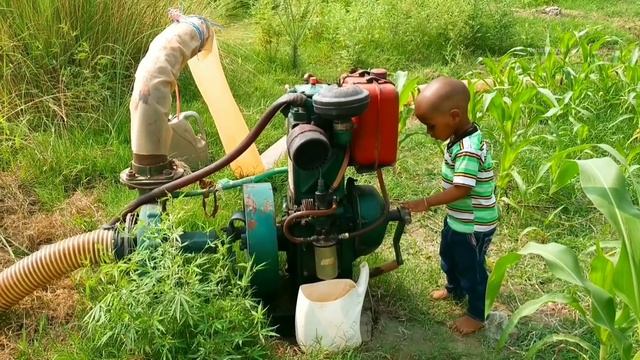 water pump set - start karta hua baccha। पानी वाला वाटर पंप। डीजल इंजन ।सेट смотреть онлайн