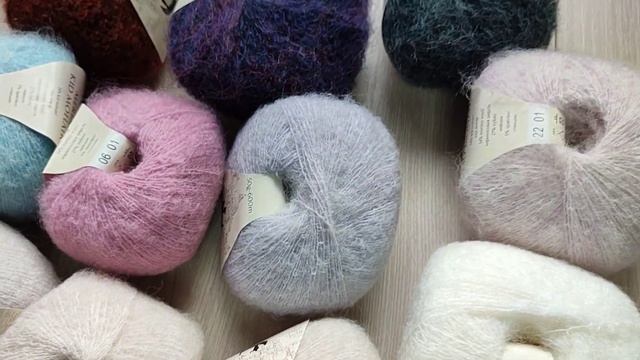 Много пряжи. Снова пушистики и прекрасные натуральные составы в бюджетной пряже.
