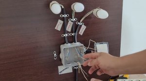 Подключаю выключатель трехклавишный