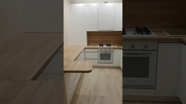 П-образная кухня с обеденной зоной смотреть онлайн