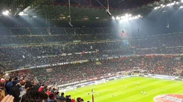 Ac Milan Fans Shaking The San Siro In The Milano Derby