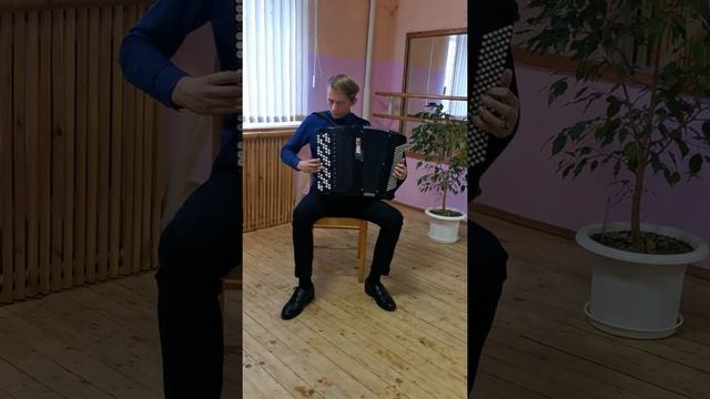 обр. А. Коробейникова укр. н. п. "Пасла девка лебедей" Белый Александр 4й класс смотреть онлайн