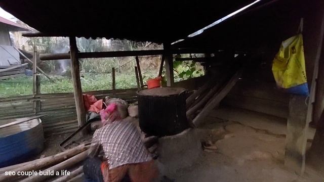 Chop bananas and pick papayas and bring them home to cook pig bran смотреть онлайн