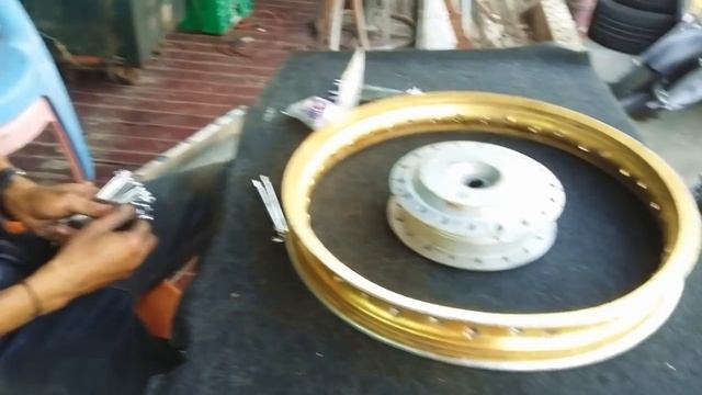 Ремонт мотоцикла в Паттайе Мастерская Тома смотреть онлайн
