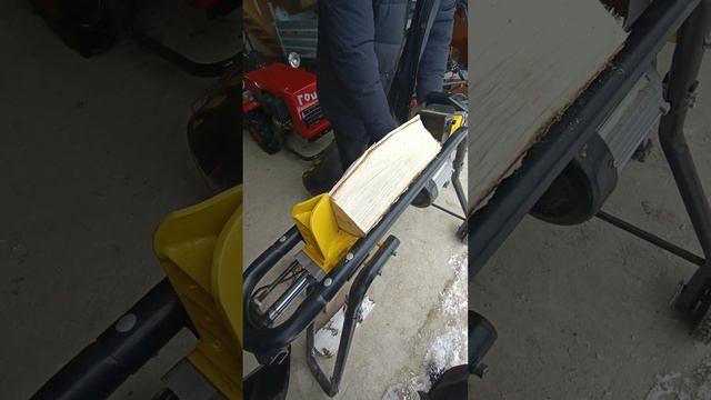 колка дров электрическим дровоколом. смотреть онлайн