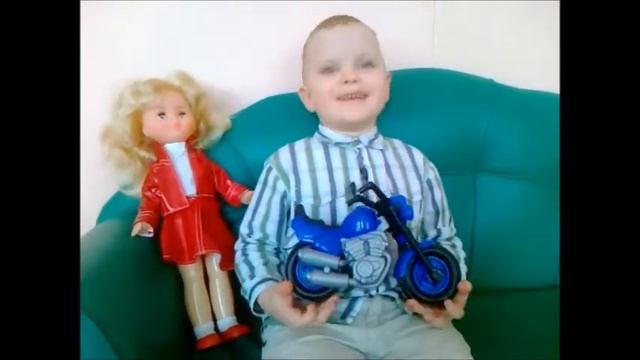 Что ты хочешь подарить маме на праздник?