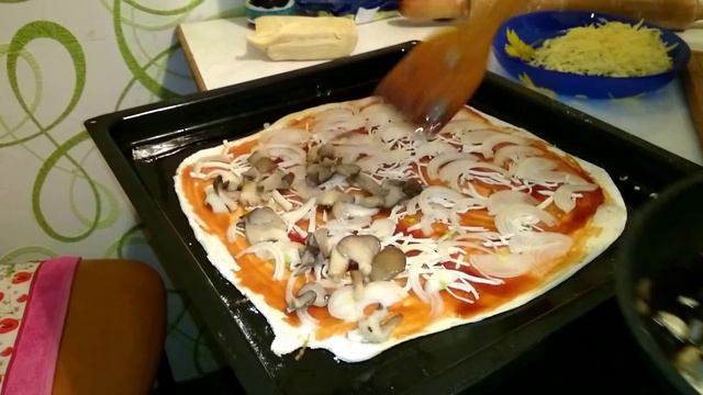 Домашняя пицца с грибами в духовке Простой рецепт блюда на обед и ужин! смотреть онлайн