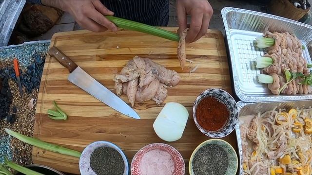 Куриный шашлык насаженный на шампуры из стеблей сельдерея смотреть онлайн