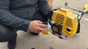 Инструкция по работе с триммером для борьбы с травой на участке...