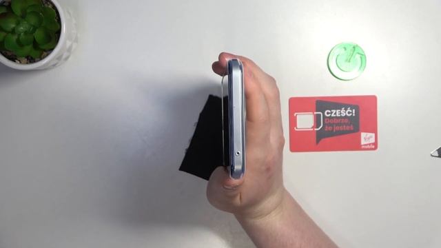 Huawei Nova Y91 - Hand Size Comparison