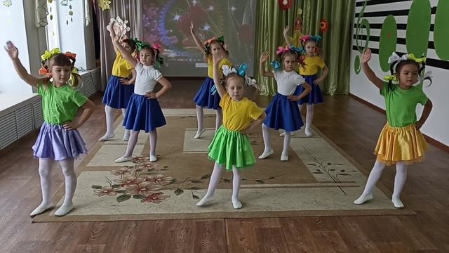 Танец "Далеко от мамы" (Барбарики) смотреть онлайн