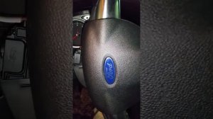 форд фокус 2 стук в рулевой колонке
