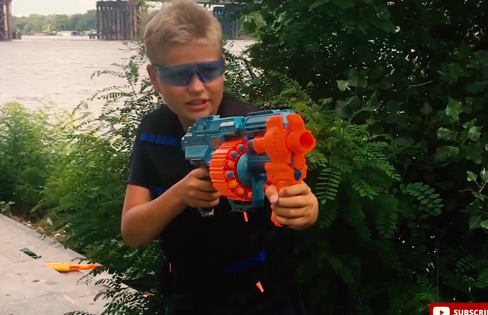 Стрелялки нёрф в реальной жизни. Видео нерфы братья против злодеев смотреть онлайн