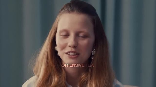 Mia Goth isn’t crazy, she’s just living in her own world? смотреть онлайн