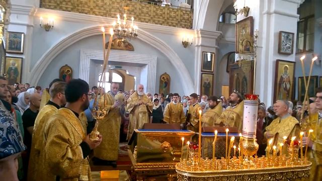 Божественная литургия в Неделю 6-ю по Пятидесятнице в Свято - Духовом кафедральном соборе Минска . смотреть онлайн