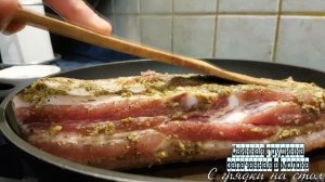 Свиная грудинка запеченная в молоке с фенхелем и яблоками - великолепное зимнее блюдо