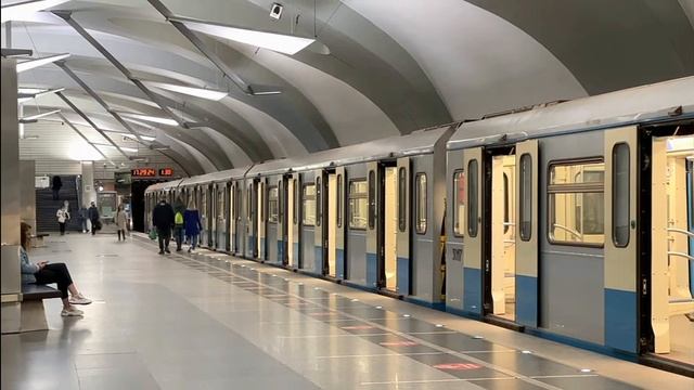 ЛИНИЯ 8-СТАНЦЫЯ НОВОКОСИНО смотреть онлайн