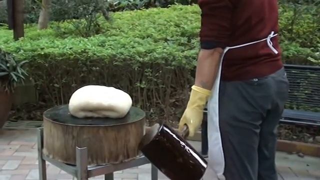 Китай. Приготовление рулета "Ослик кувыркается" смотреть онлайн