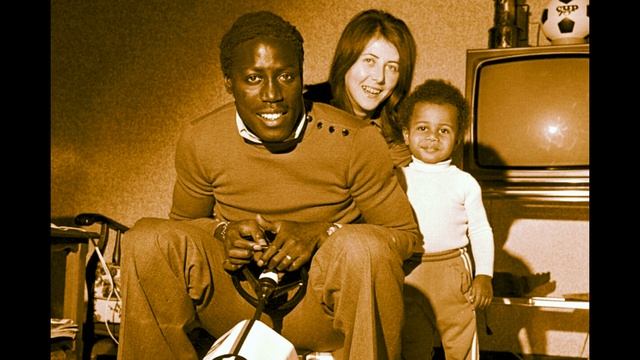 39 лет в коме// Трагическая история любви французского футболиста Жана Пьера Адамса смотреть онлайн