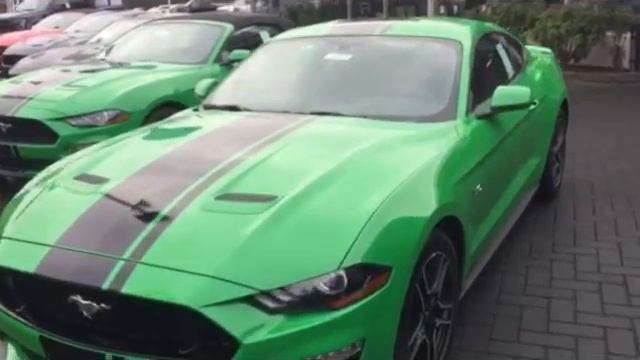 Visite d'une concession FORD aux USA смотреть онлайн