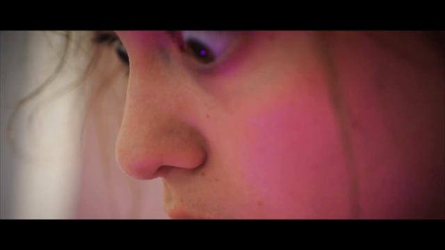 GAME ROOM - A One Minute Short Film смотреть онлайн