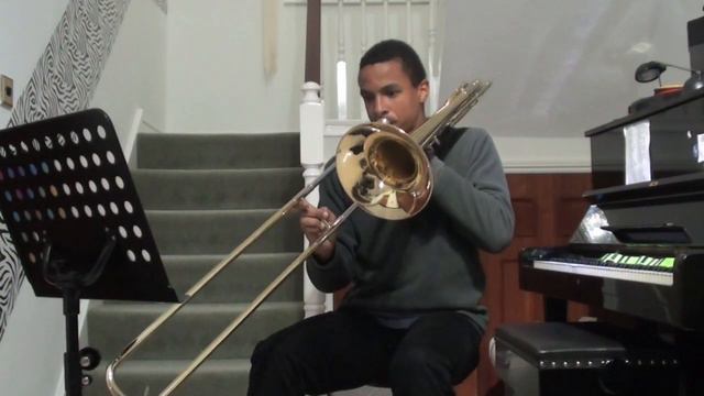 Jingle Bells (Dashing through the snow) on bass trombone played by Josef Schymanski смотреть онлайн
