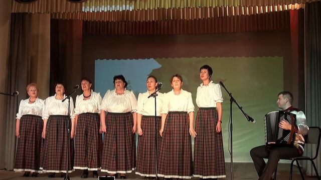 "Звездочка тучку задела". Исполняет народный хор "Сибирские напевы", руководитель Виктор Конусов. смотреть онлайн