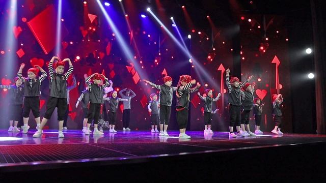 Тодес. Дегунино. 11 группа. Танец "Говорят, мы бяки-буки" смотреть онлайн