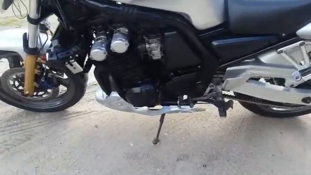 2001 YAMAHA FZS 600 Streetfighter смотреть онлайн