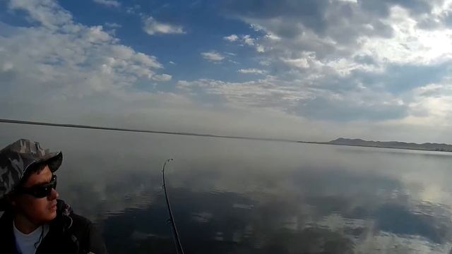 Отменный клев на канале Иртыш-Караганда. Часть первая. смотреть онлайн