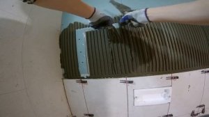 Люк невидимка.  Укладка плитки на люк "невидимка" в туалете своими руками.