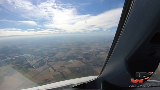 AIRBUS A380 from 43,000 feet to landing at Paris CDG Airport смотреть онлайн
