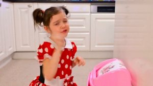 Nastya Story for kids about harmful sweets and candies Настя история про вредные сладости для детей