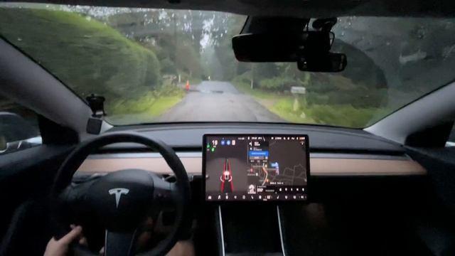 Tesla FSD Beta 10.01 - First Drive In the Rain смотреть онлайн