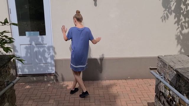 3 Tips To Help You Improve Bachata Cross-Over Step Technique - Dance With Rasa смотреть онлайн