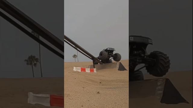 МОНСТР ТРАК смотреть онлайн