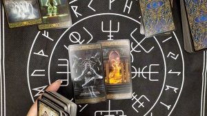 Изменяет ли мне мой мужчина? Есть ли измена в настоящий момент? Хочет ли он мне изменить?  #таро