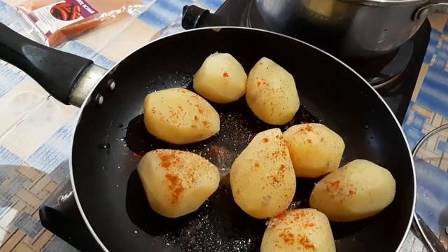 Картофель по деревенски на сковороде смотреть онлайн