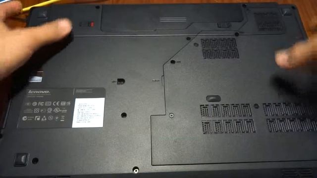 Replacing RAM in the laptop Lenovo G780 смотреть онлайн